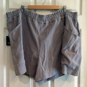 Simply Vera Vera Wang brand size 3X elastic waist shorts- NWT